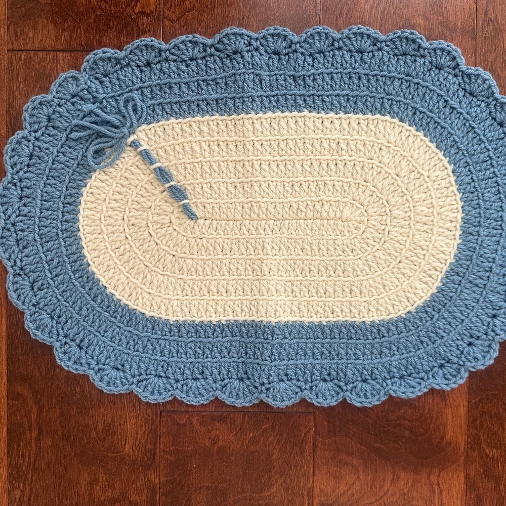 Vintage Handcrafted Crochet Placemats – Blue & Ivory – Set of 4 – Like New